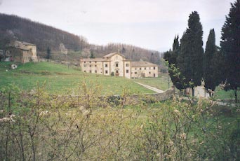 La Badia di Buonsollazzo, antico convento abbandonato da secoli.